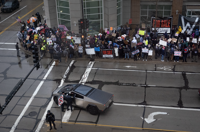 Good Morning, News: Elon Musk Loses in Wisconsin, Tesla Protesters Keep Protesting, and I-5 Rose Quarter Project Moves Forward